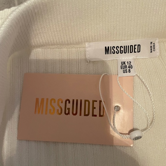 White skirt - Picture 4 of 4